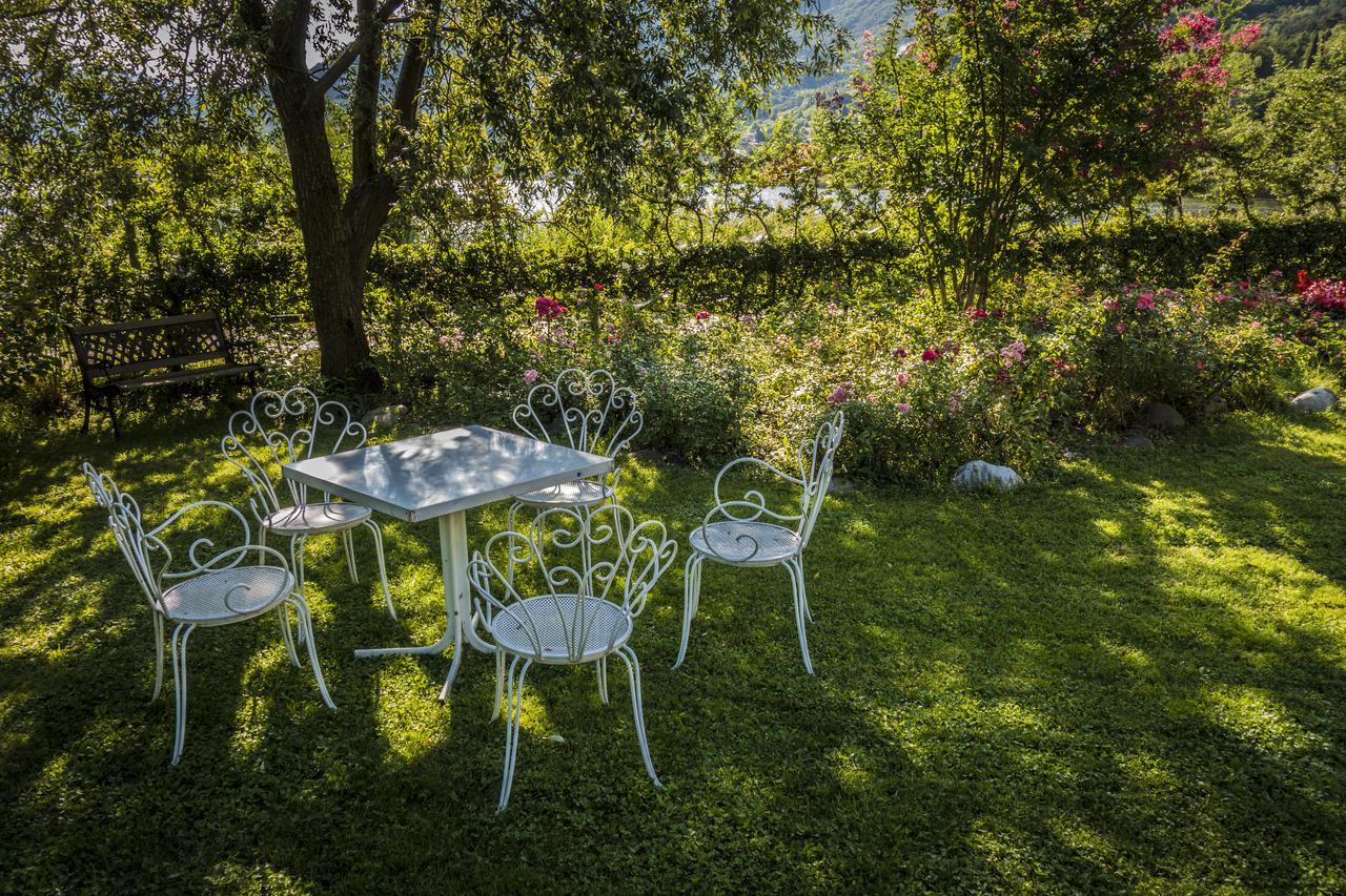 Albergo La Romanella Spinone Al Lago ภายนอก รูปภาพ